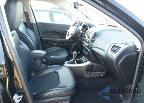 2018 Jeep Compass Latitude Fwd z USA, uszkodzony, nr VIN 3C4NJCBB0JT469130